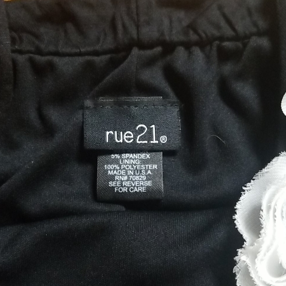 Three Summer Tops Bundle - Picture 3 of 7